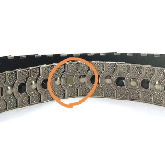 💖 2/$30 Silver metallic belt - Picture 7 of 7